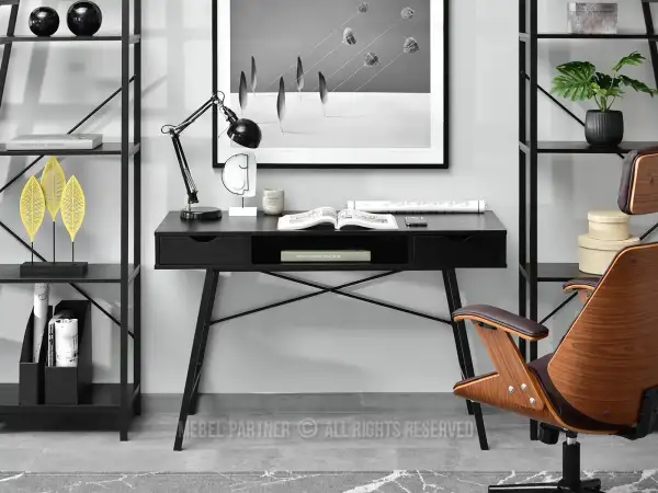 Czarne biurko - idealnie sprawdzi się w Twoim domu